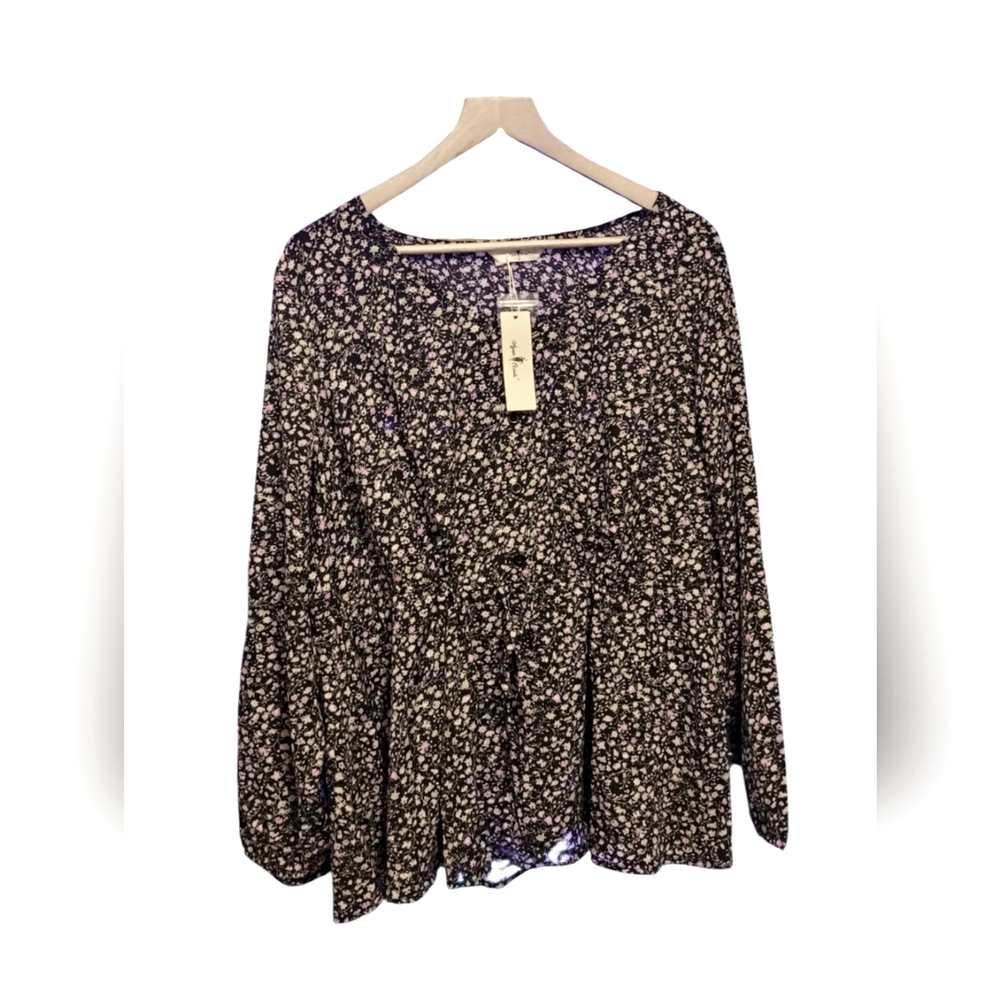 BNWT AGNES ORINDA Floral Black Blouse with Pink Flower Accent